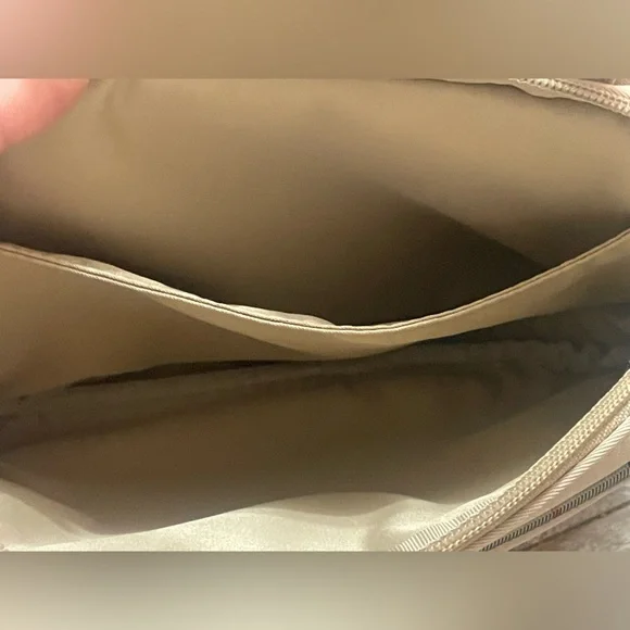 Burberry Cosmetic Bag Bundle - Picture 6 of 8